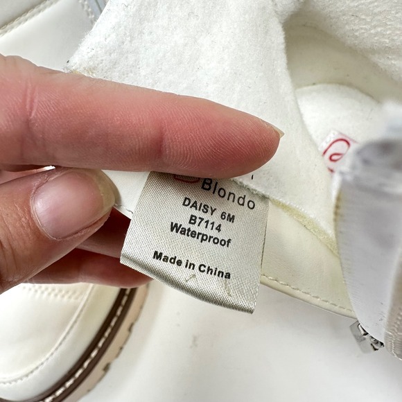 Blondo Daisy Waterproof Lug Sole Boot White Size 6‎ - Picture 13 of 14
